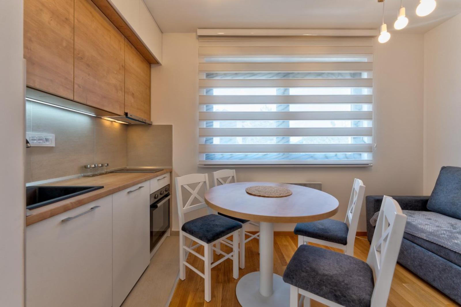Ivor 25 Apartment